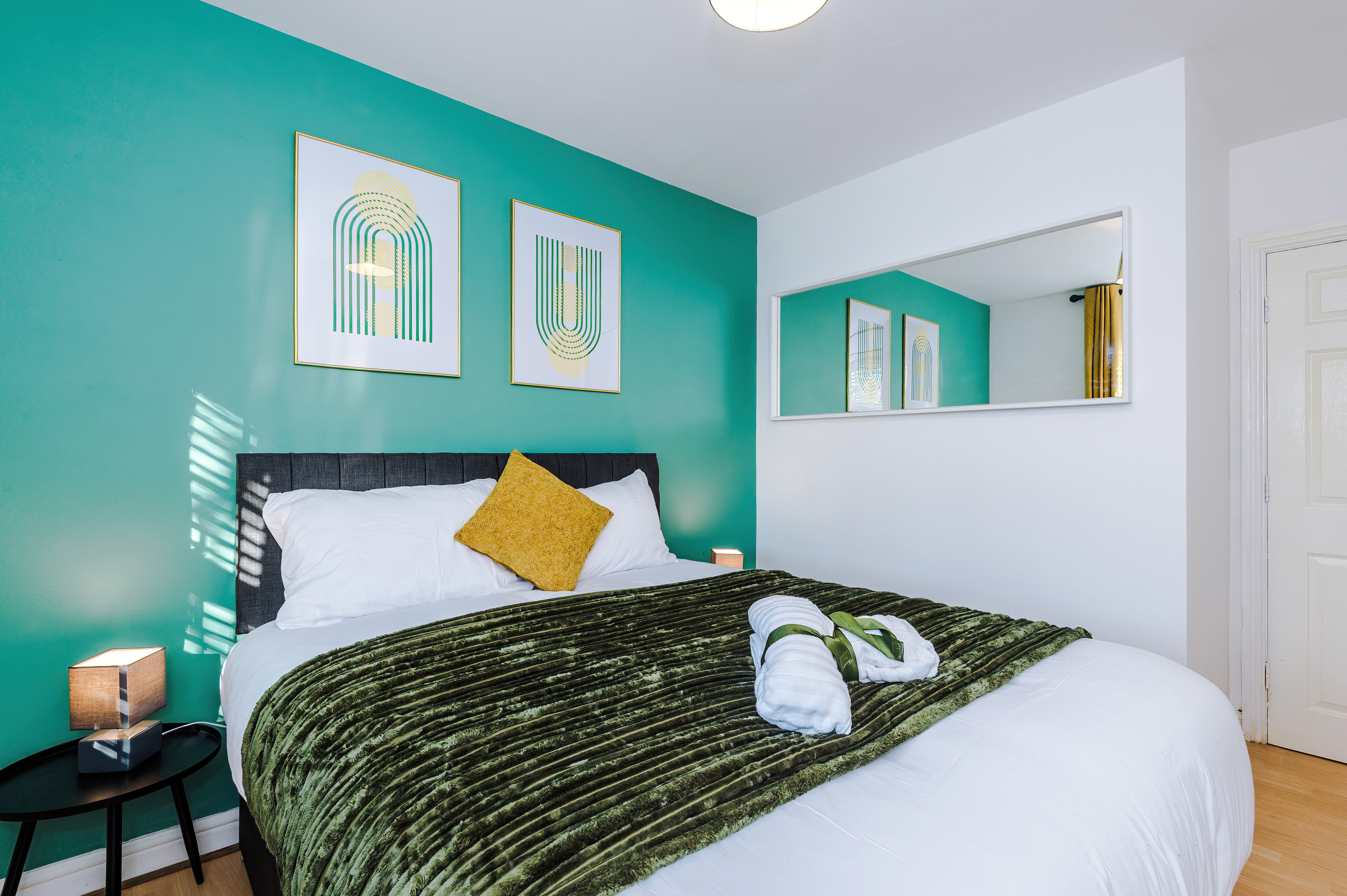 Hotel comfort King bed, clothes rail with hangers & blackout curtains