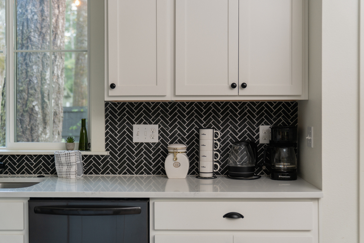 Coffee, tea, and everything in between — your morning routine, covered.