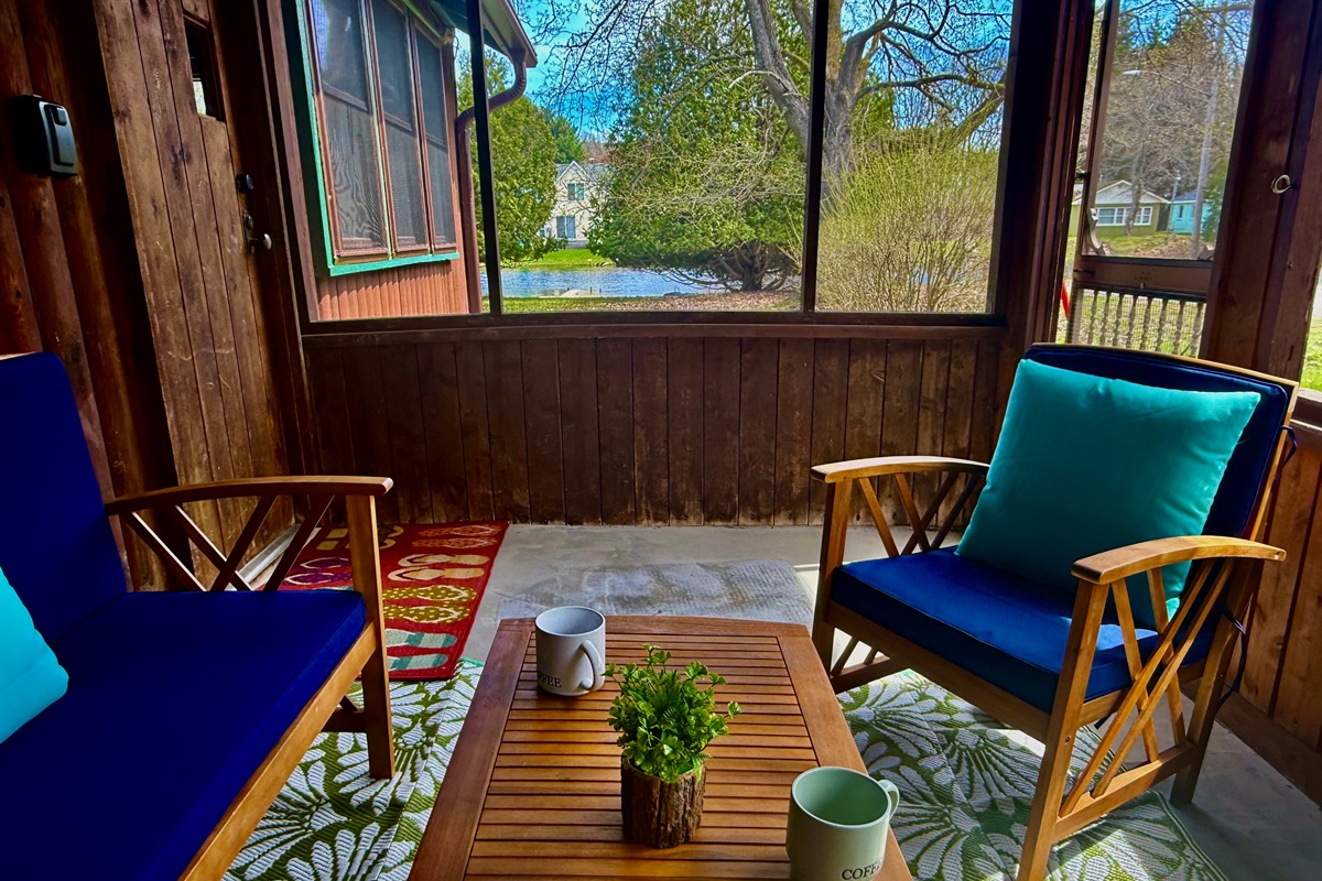 Enjoy morning coffee listening to the loons in the screened in porch overlooking the river!