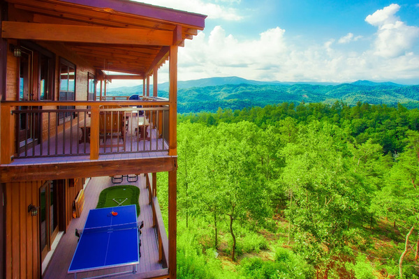 Ping pong and putt-putt with a view, high above the treetops, Splashing at the Bluff