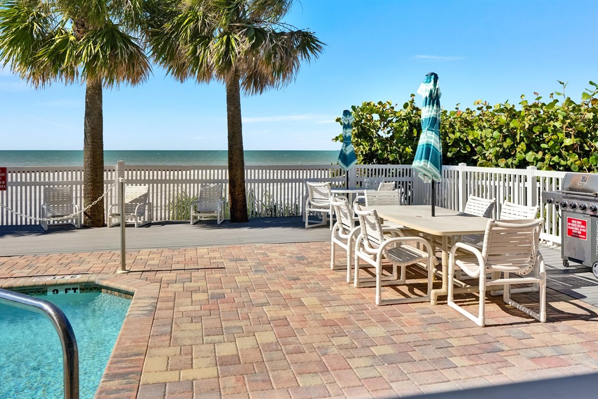 Pool Deck with Grilling Area