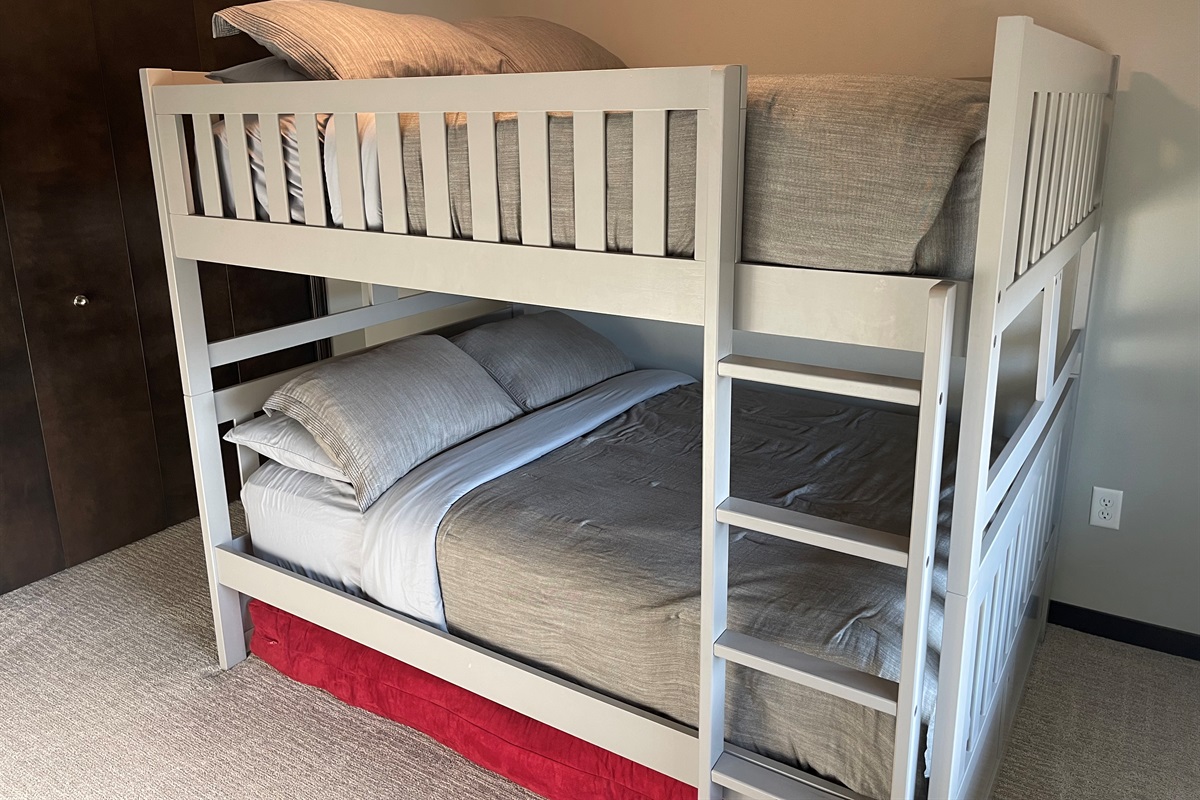 Downstairs Full/Full Bunkbed