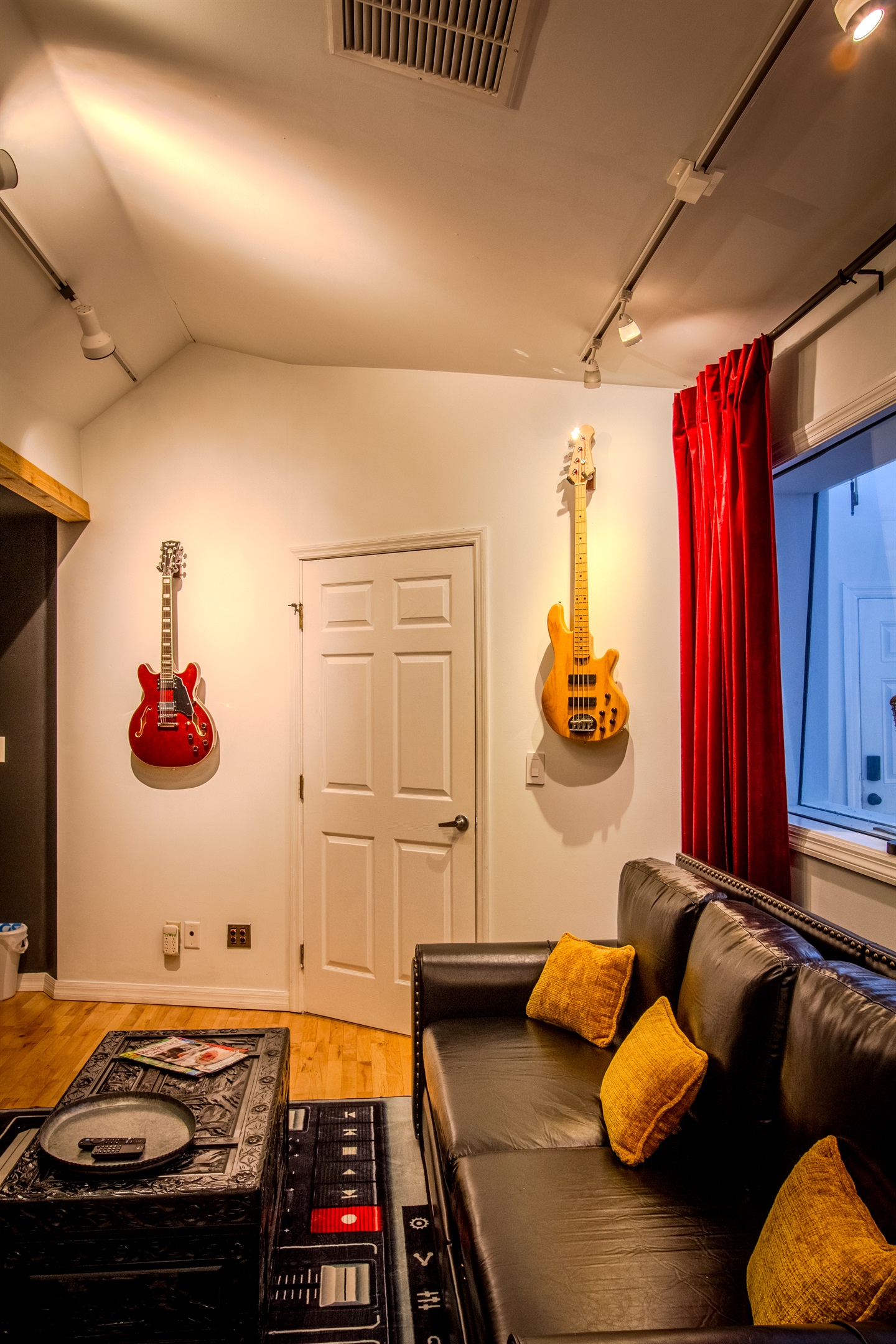 Living Room - Controll Room