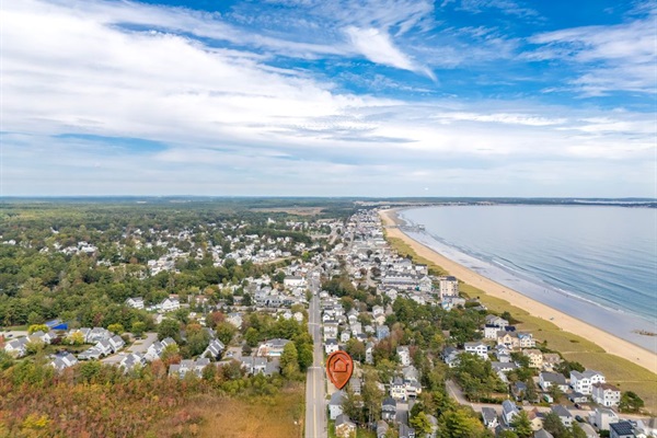Conveniently located close to downtown and the beach.