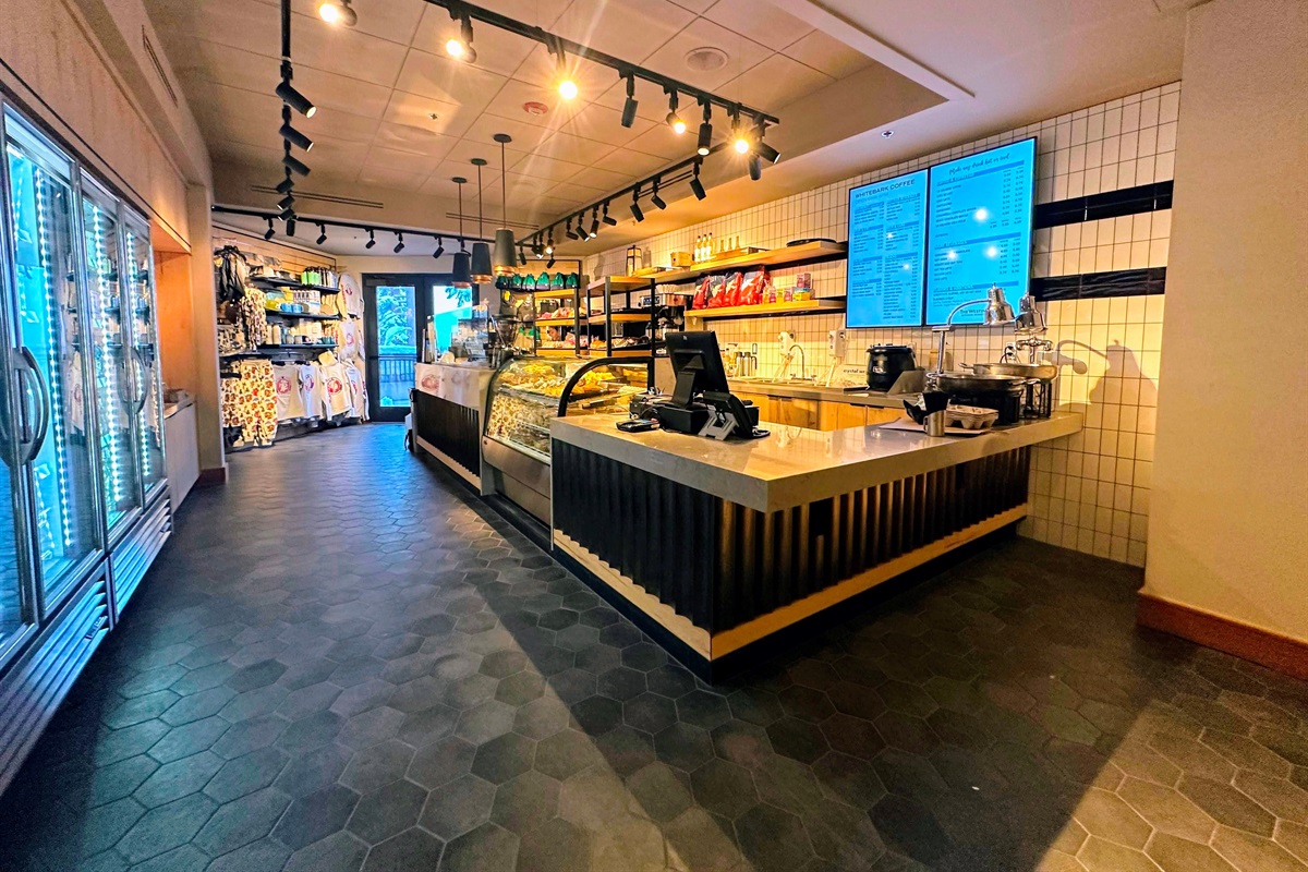 A convenient new addition to the Monache, the coffee shop offers breakfast sandwiches and burritos, heat-and-eat meals, sandwiches, snacks, beer and wine, and great coffee—easy fuel any time of day.