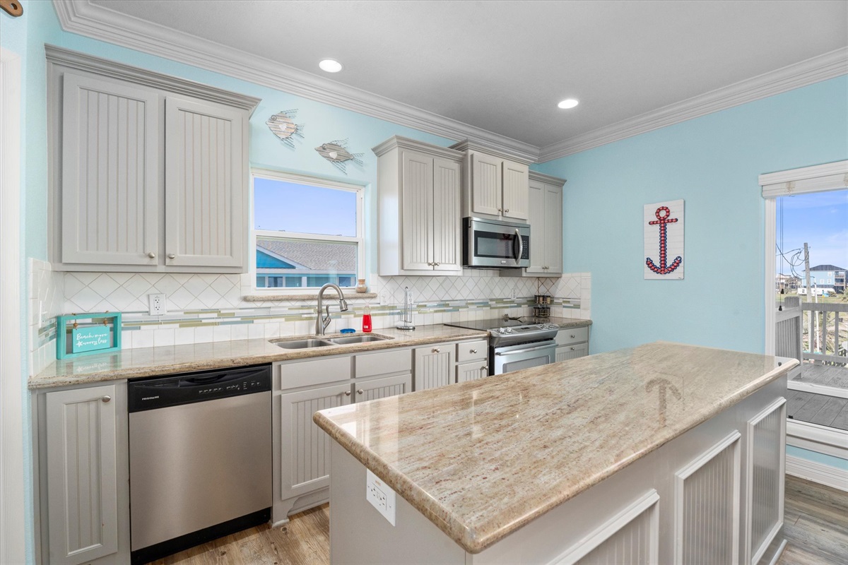 b74c89b4653949689e1c06885b8a7f1f Large | Beachhouse | Texas | TX | Vacation Homes | Galveston | Crystal Beach | Kokomo | Breezy Days | Beachfront Elegance | Sunrise Serenity | Southern Sands Property Management, LLC