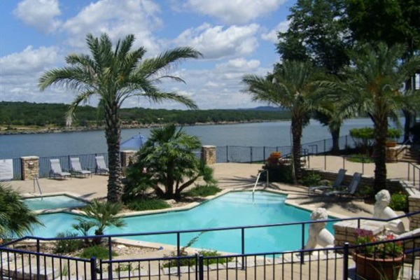 Villa 1101 - Lakeside Poolside Paradise