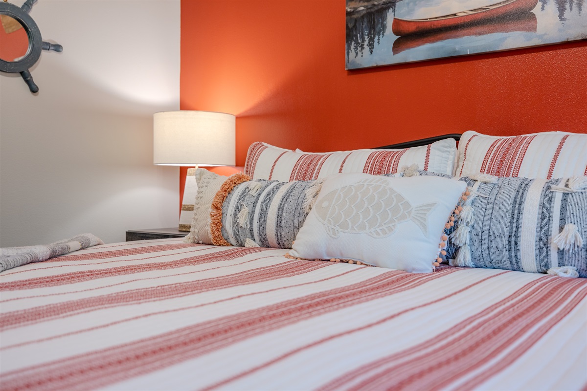 Lower level king bedroom 