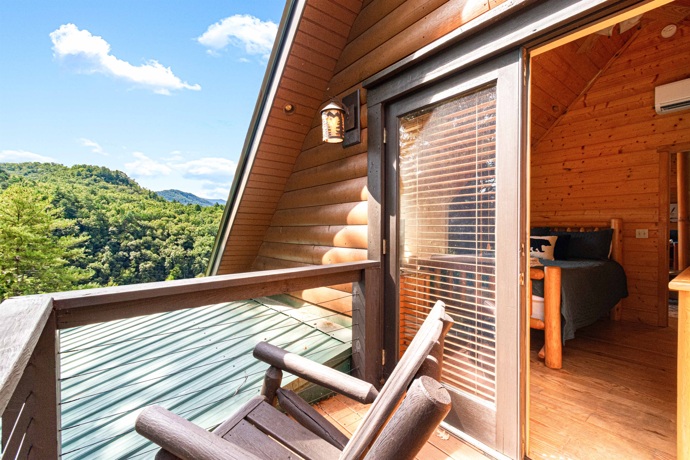 Upstairs Bedroom 2: Enjoy mountain views from your own private retreat! Perfect for morning coffee.
