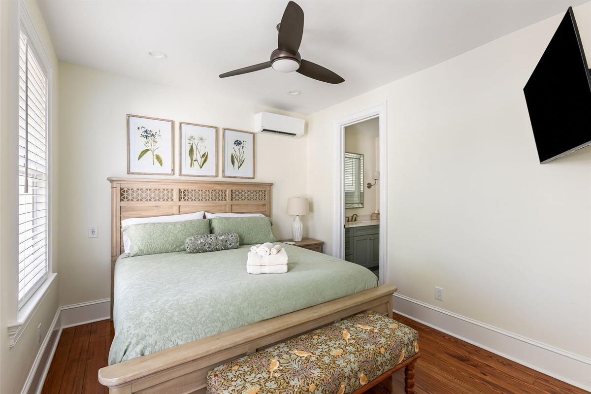 King bedroom 6