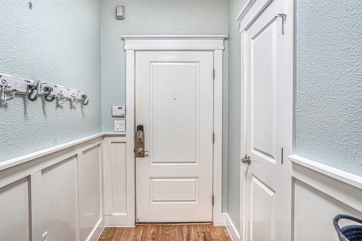 b7742cbd7fbe48a096df0730949b7668 Large | Beachhouse | Texas | TX | Vacation Homes | Galveston | Crystal Beach | Kokomo | Breezy Days | Beachfront Elegance | Sunrise Serenity | Southern Sands Property Management, LLC
