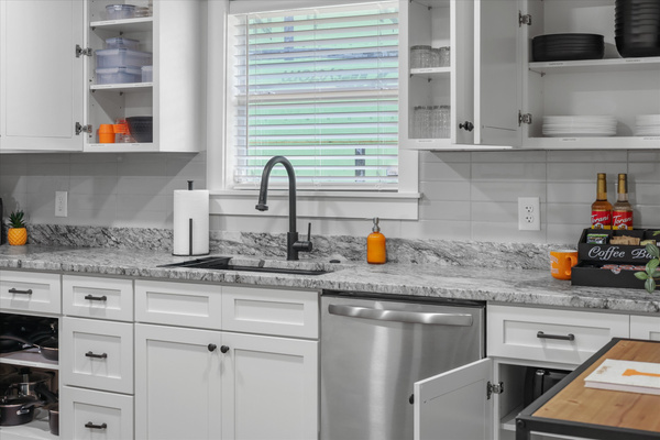 More kitchen.