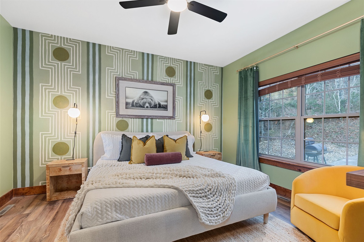 Main level King bedroom w/ handicap accessible bathroom