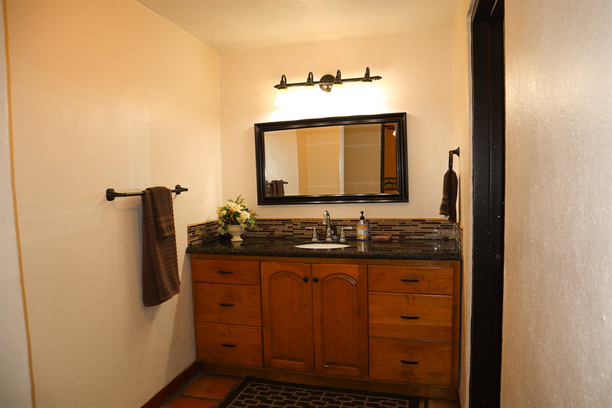 Circa Del Mar - Downstairs Bathroom