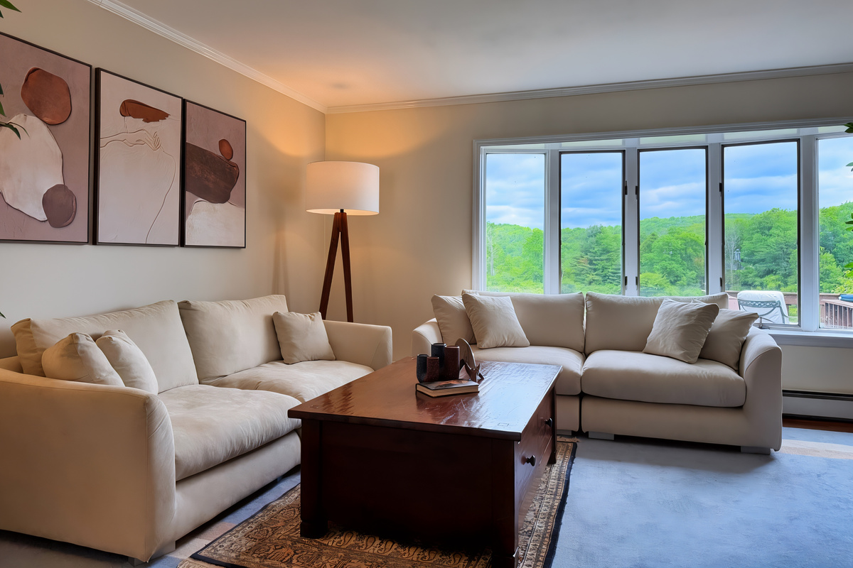 1st floor living room