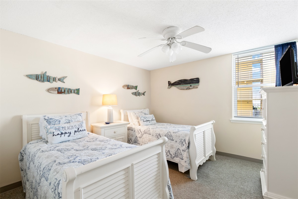 Guest Bedroom with Twin Beds