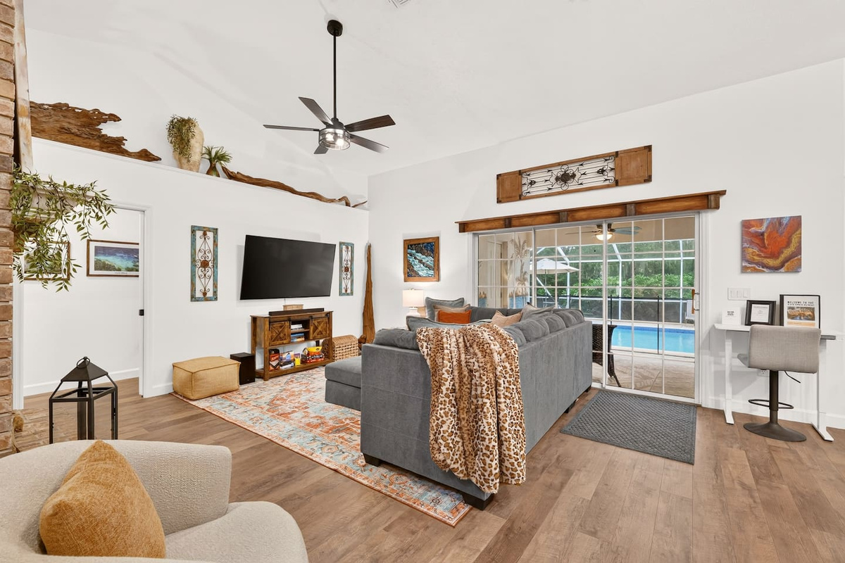 This room features a large ROKU TV with sound bar for watching your favorite movies or shows.  PLEASE NOTE:  streaming service is not provided, you will need to log into your own streaming apps.