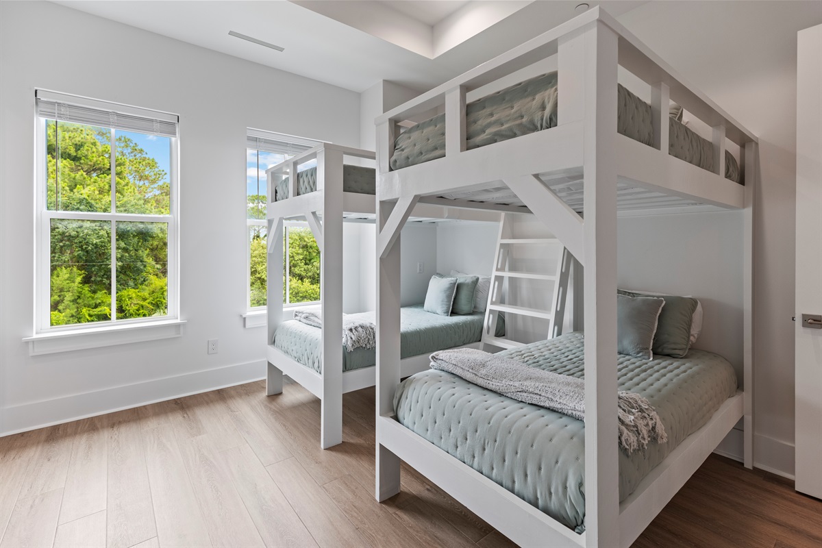 3rd Bedroom w/ Bunks (3rd Floor)