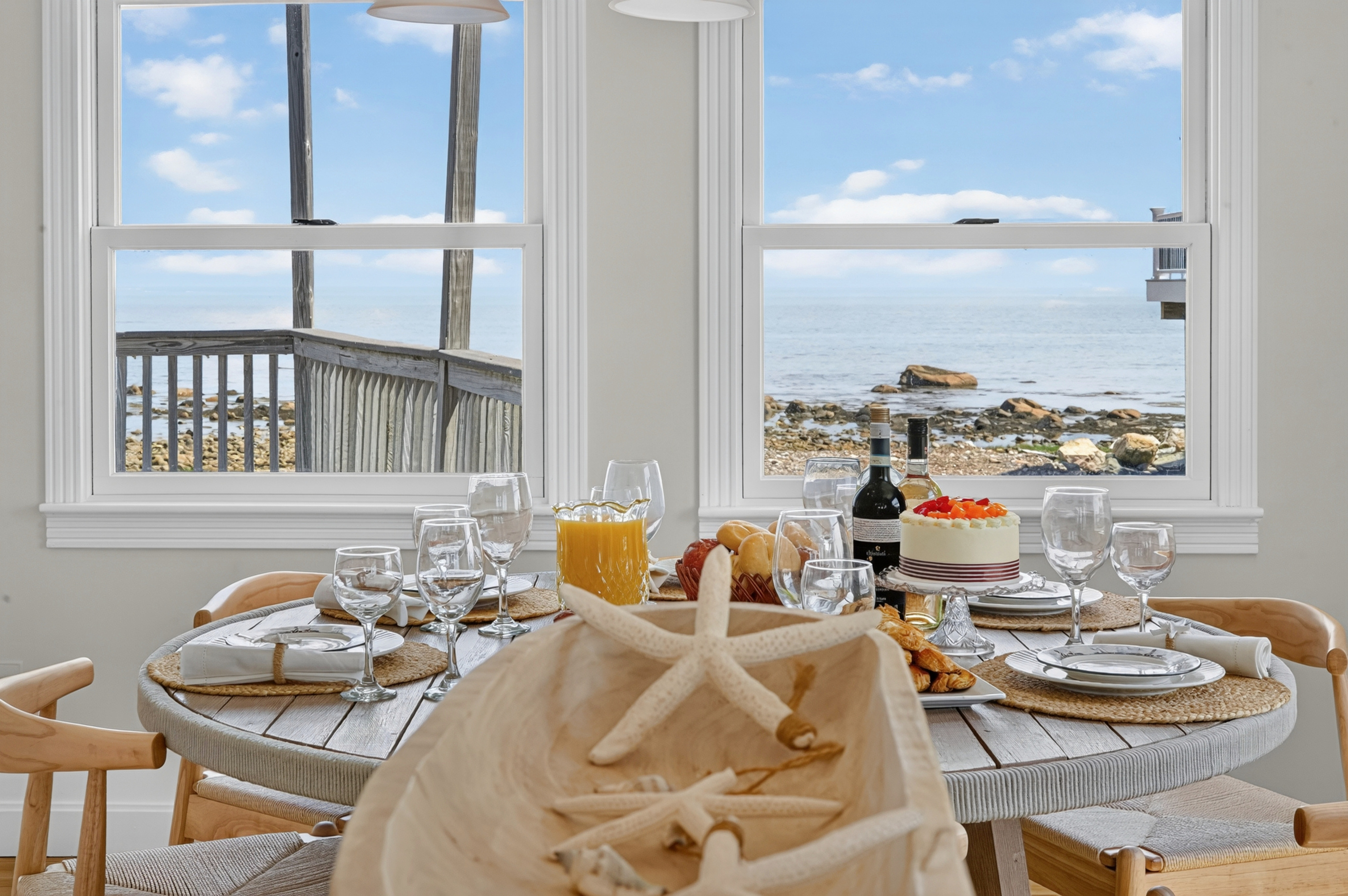 Start the day around the table while enjoying a front-row view of the ocean.
