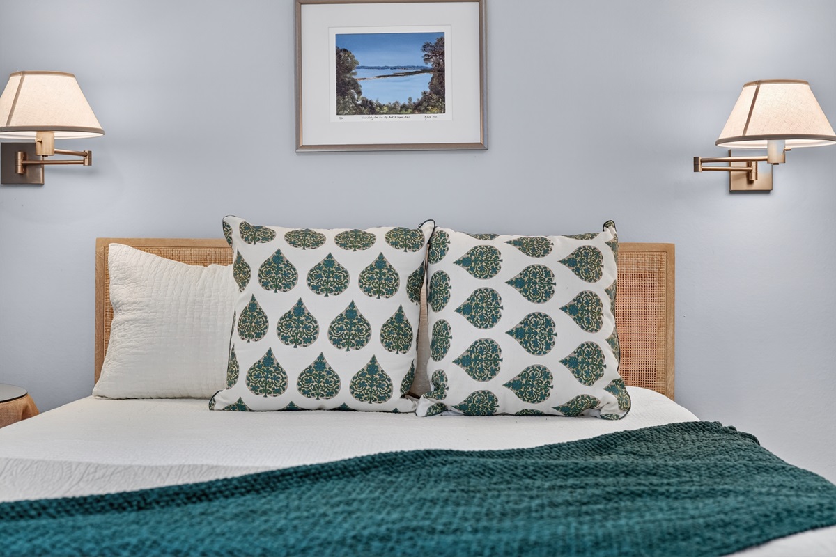 A quiet retreat with a queen bed!