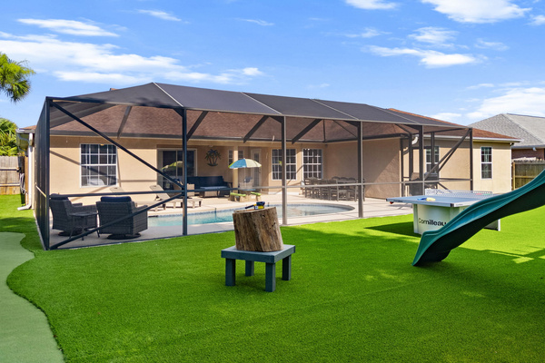 Ready for some fun competition? Try your hand at Hammerschlagen! This addictive outdoor game is guaranteed to keep teenagers and adults entertained for hours right next to the pool and ping-pong table.