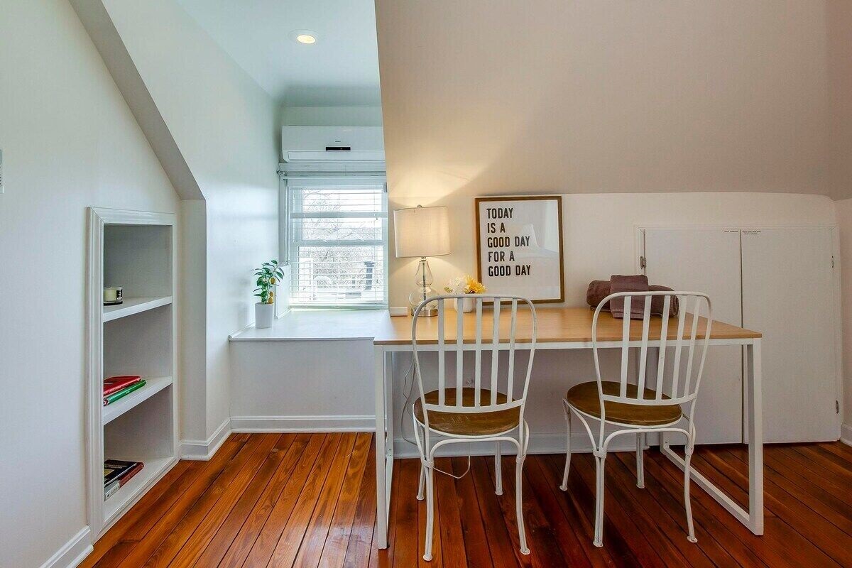 3rd Floor Queen Suite with desk. 