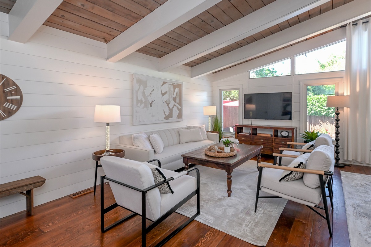 Relax in this bright, open and airy living space