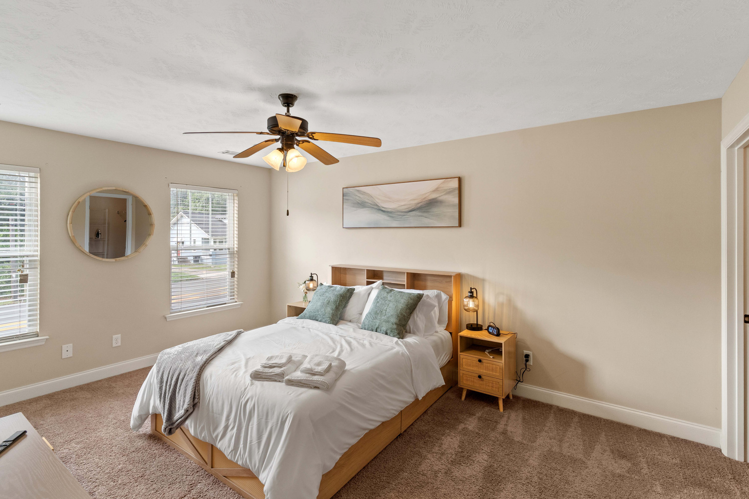 Bedroom 2 - Queen Bed