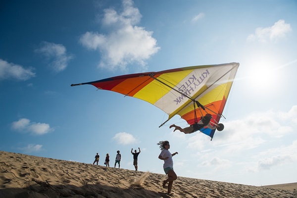 Hang gliding at nearby Jockey's ridge, near the Wright Brother's museum.