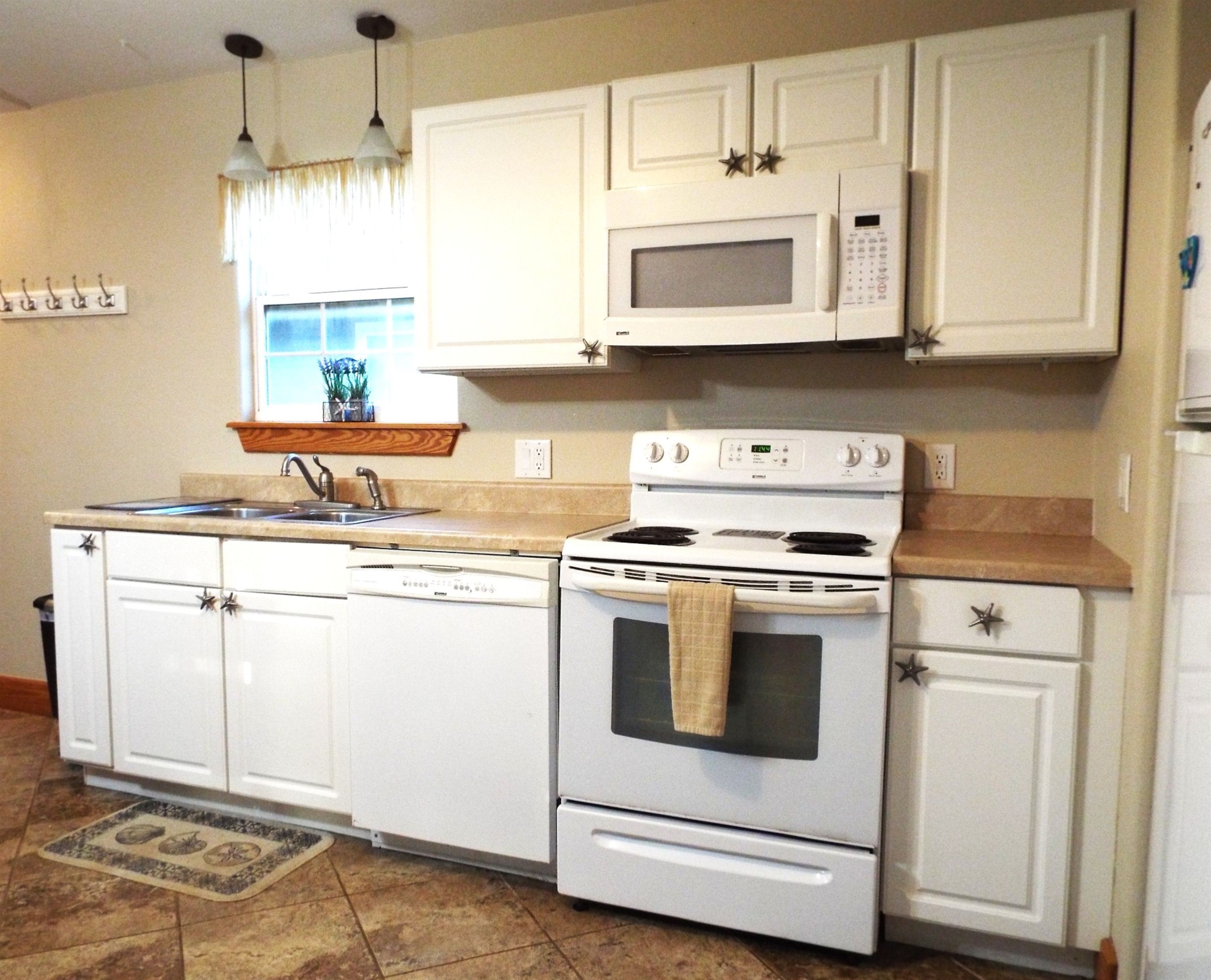 Side B kitchen