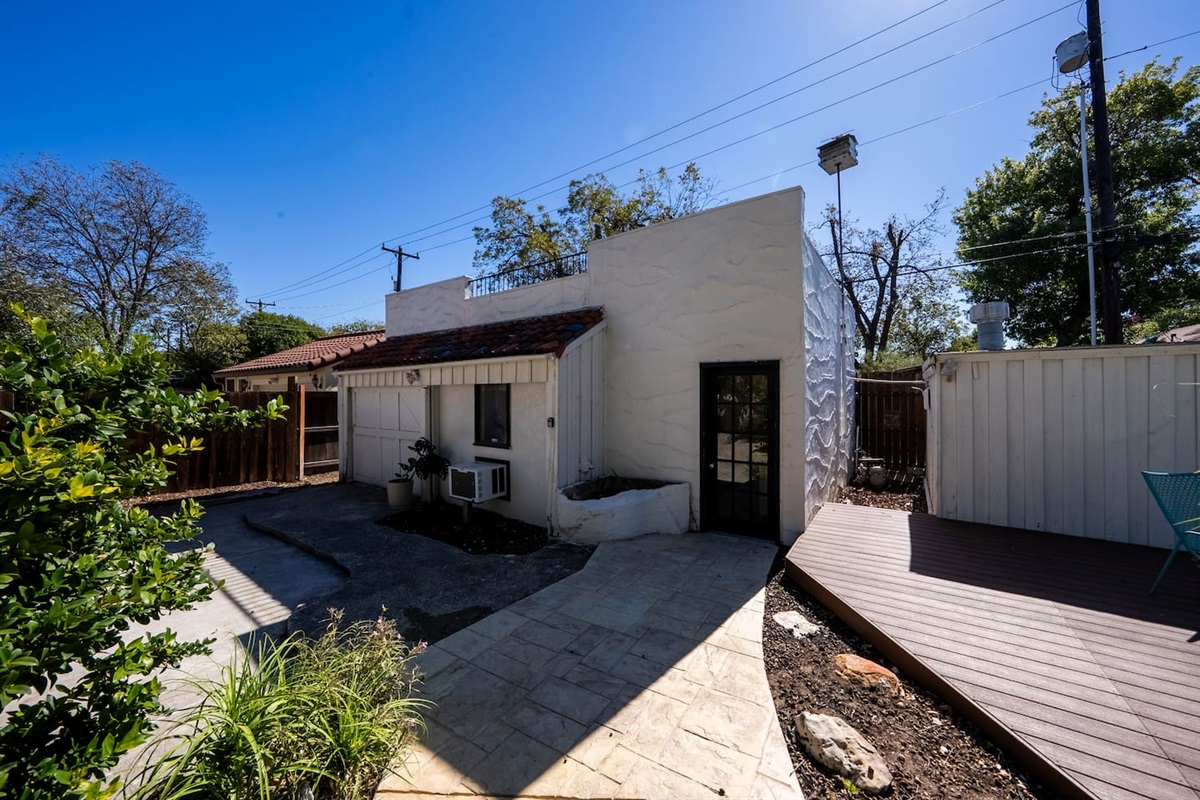The unattached pool house casita features a full bathroom and a room for pool gear. Guests sometimes leave a few extras, but we suggest bringing your own floats or safety gear for your perfect pool day!