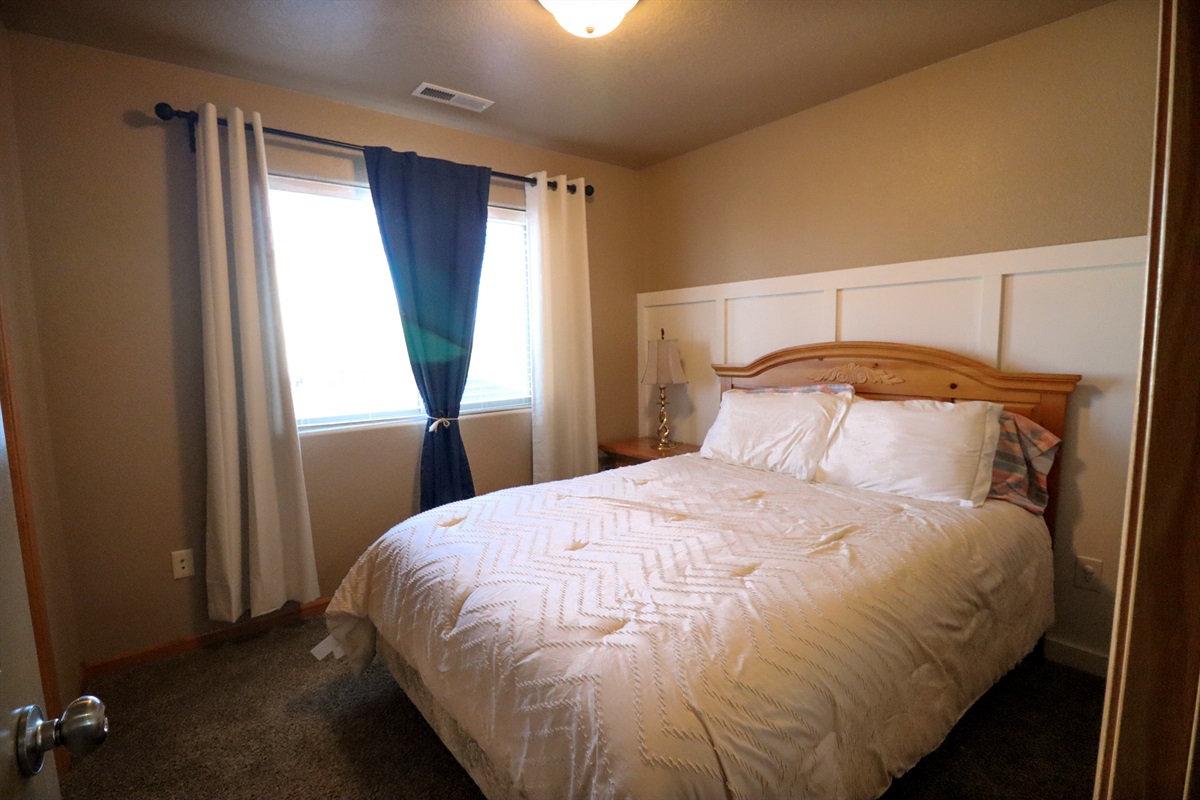 Bedroom 3 with queen bed