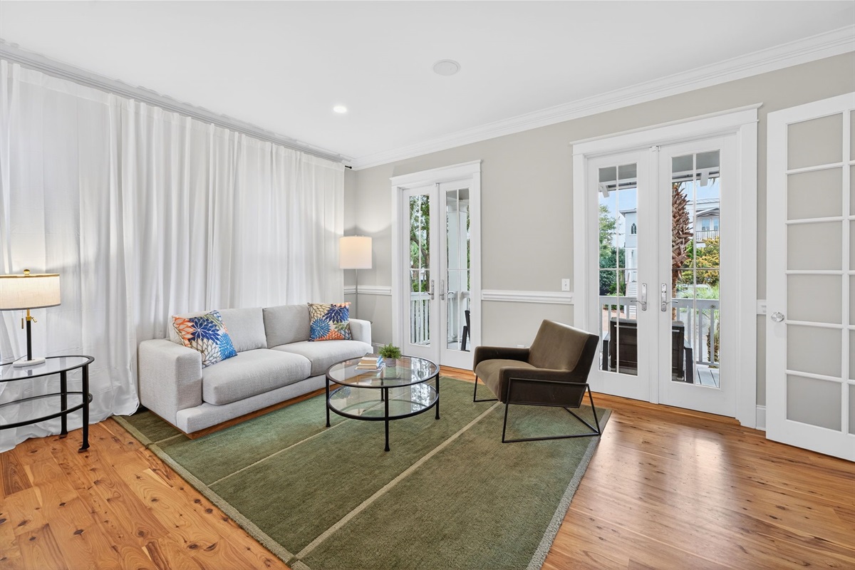 King Room 3 with Seating Area | Sun Kissed by the Sea | 3007 Cameron Blvd | Isle of Palms, SC | IOP Escapes