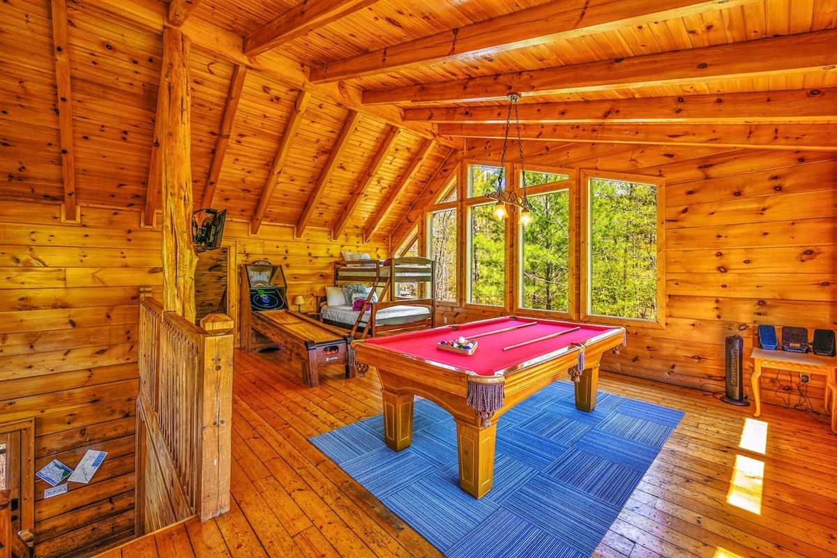 Large loft for playing and sleeping, bring the whole family!