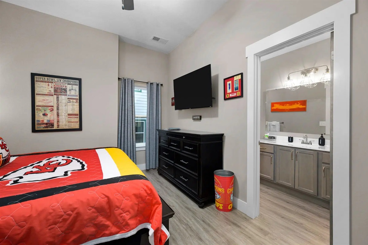 All King and queen bedrooms are en suite