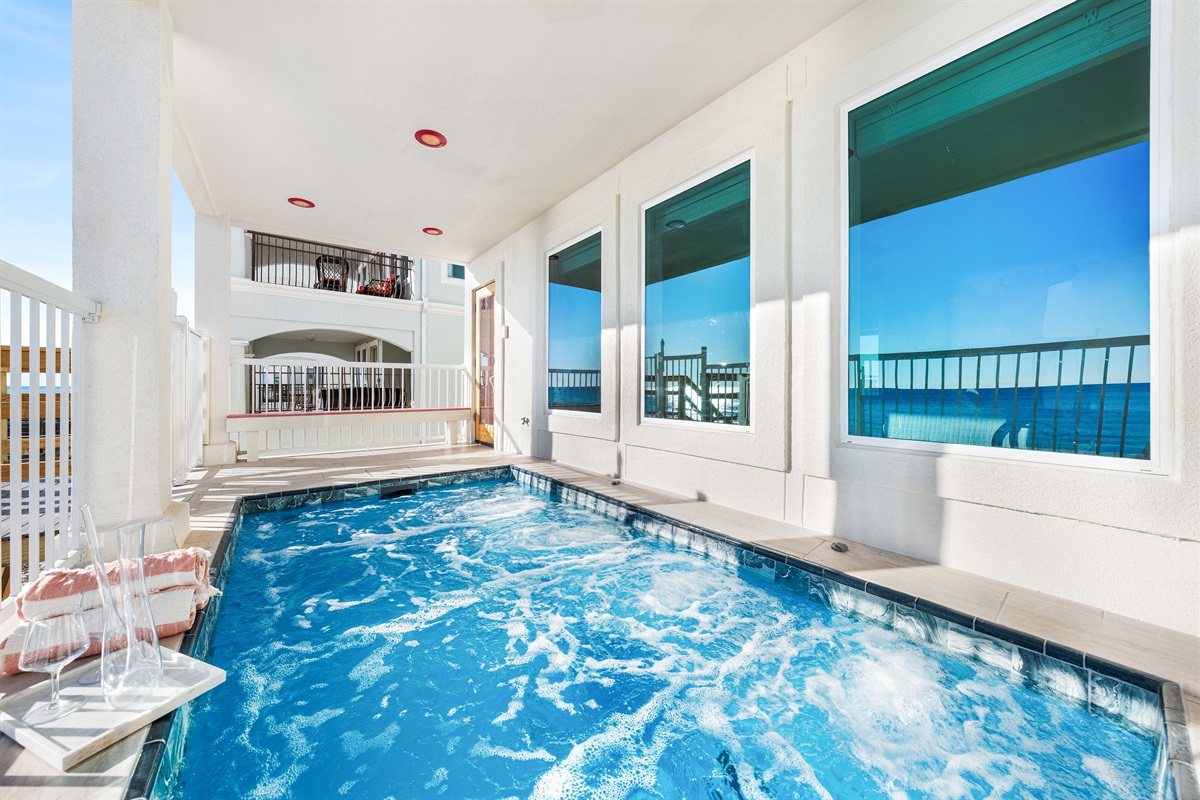 Beachfront Balcony | First Floor