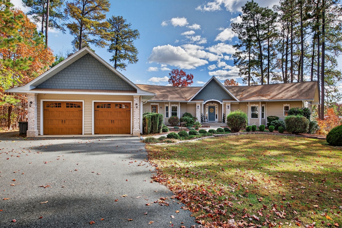 Arrive to calm surroundings and thoughtful details that set the tone for your stay.