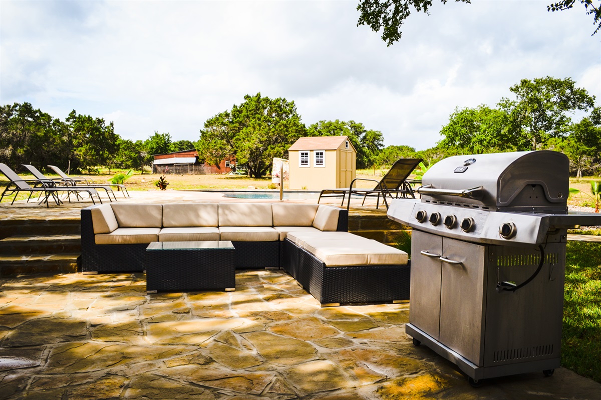 Hill Country Haven 7Acre Paradise w/ Pool & Dual Master Setup Wells