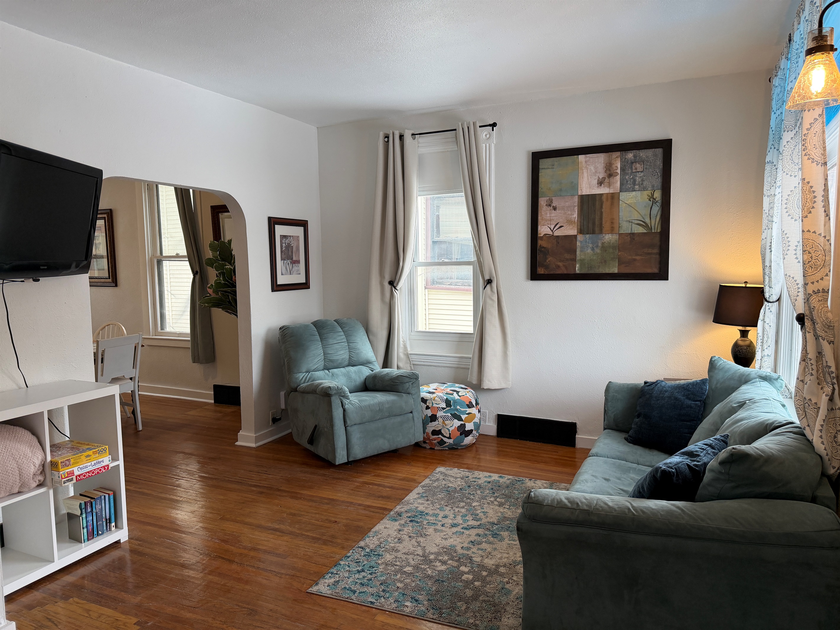 Enjoy a chat with friends or a quiet movie night at Aspen Apartment.