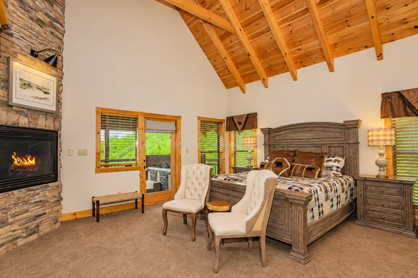 The King Bedroom: fireplace, private hot tub balcony and late-night TV, Splashing at the Bluff