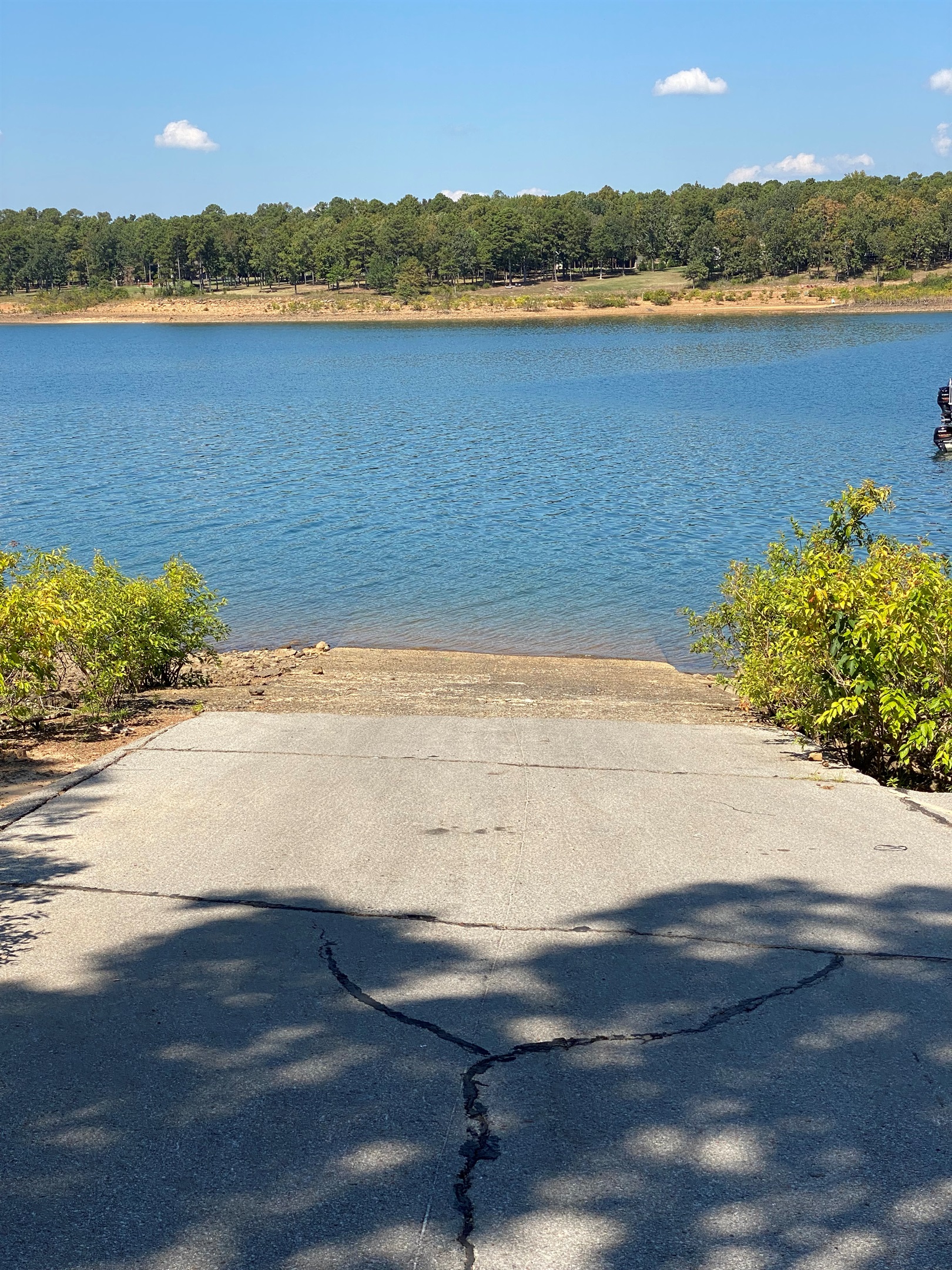 Convenient lake access makes launching watercraft easy—bring your boat or jet skis and make the most of Greers Ferry Lake.