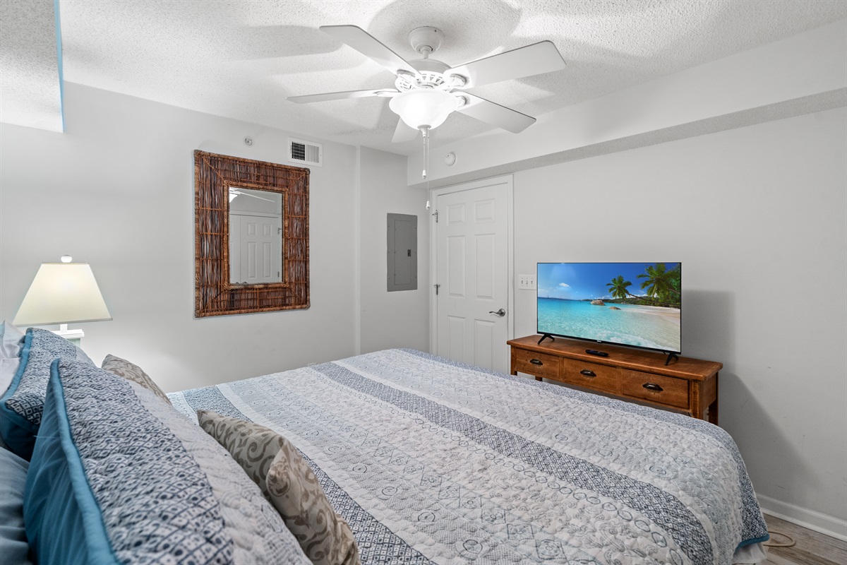 2nd Bedroom with King bed