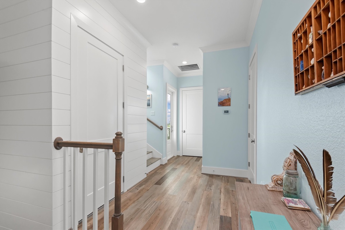 b84323cd39f542d2a8395e3ddb2379d5 Large | Beachhouse | Texas | TX | Vacation Homes | Galveston | Crystal Beach | Kokomo | Breezy Days | Beachfront Elegance | Sunrise Serenity | Southern Sands Property Management, LLC