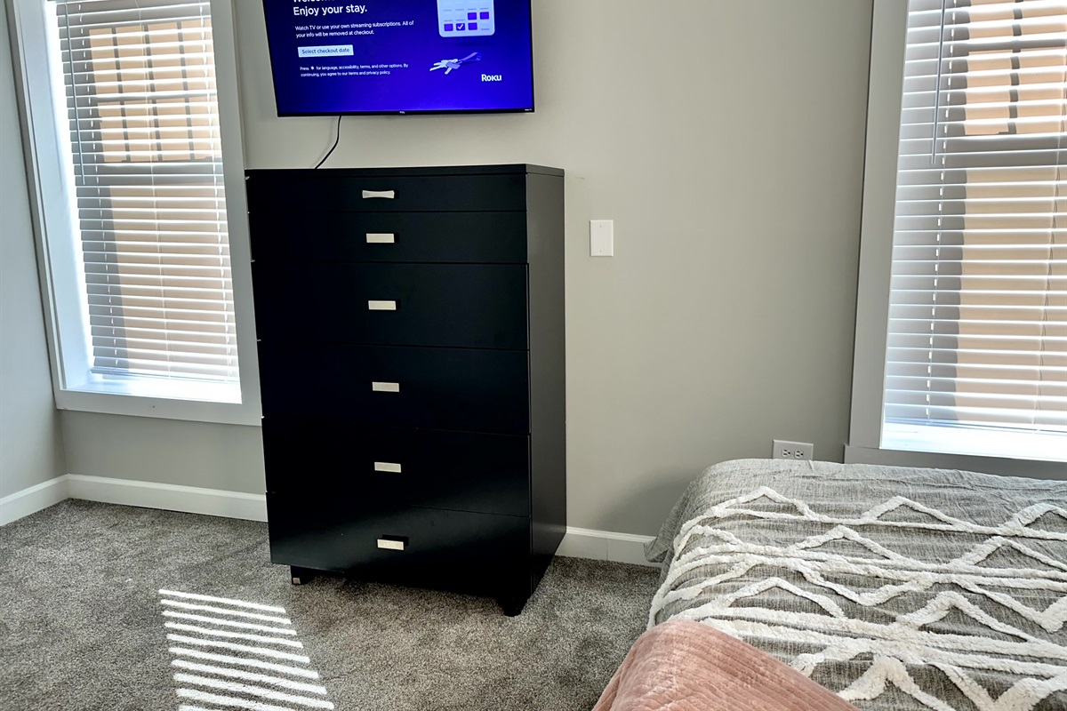 Bedroom dresser to unpack your belongings