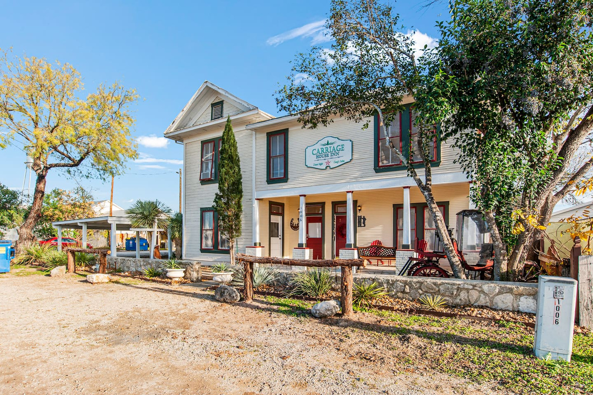 Carriage Inn - Utopia Suite 4, Bandera