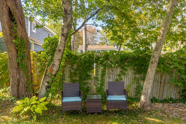 Outdoor space equipped with picnic tables for your comfort.