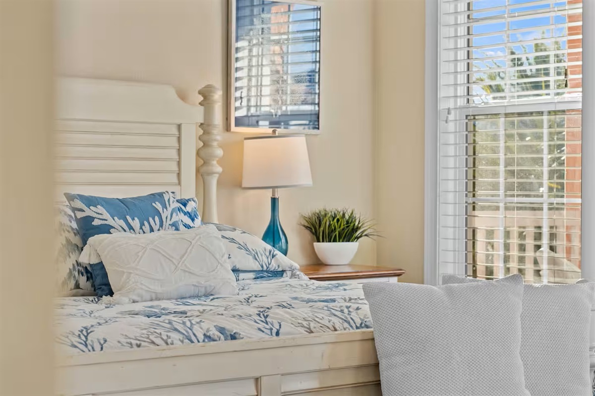 A cozy coastal retreat for restful nights 🌊
Soft linens, calming décor, and natural light create a peaceful space to unwind and recharge after beach-filled days.

