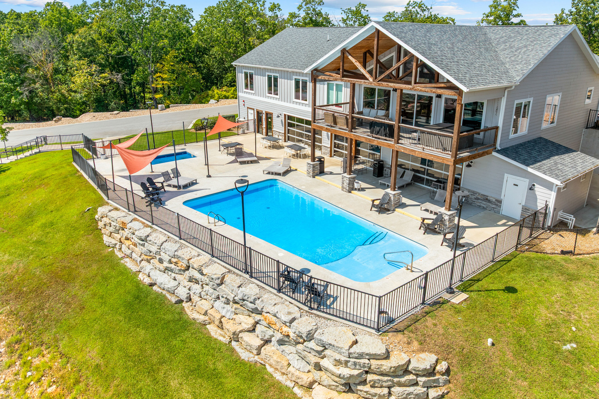 Outdoor Pool & Baby Pool