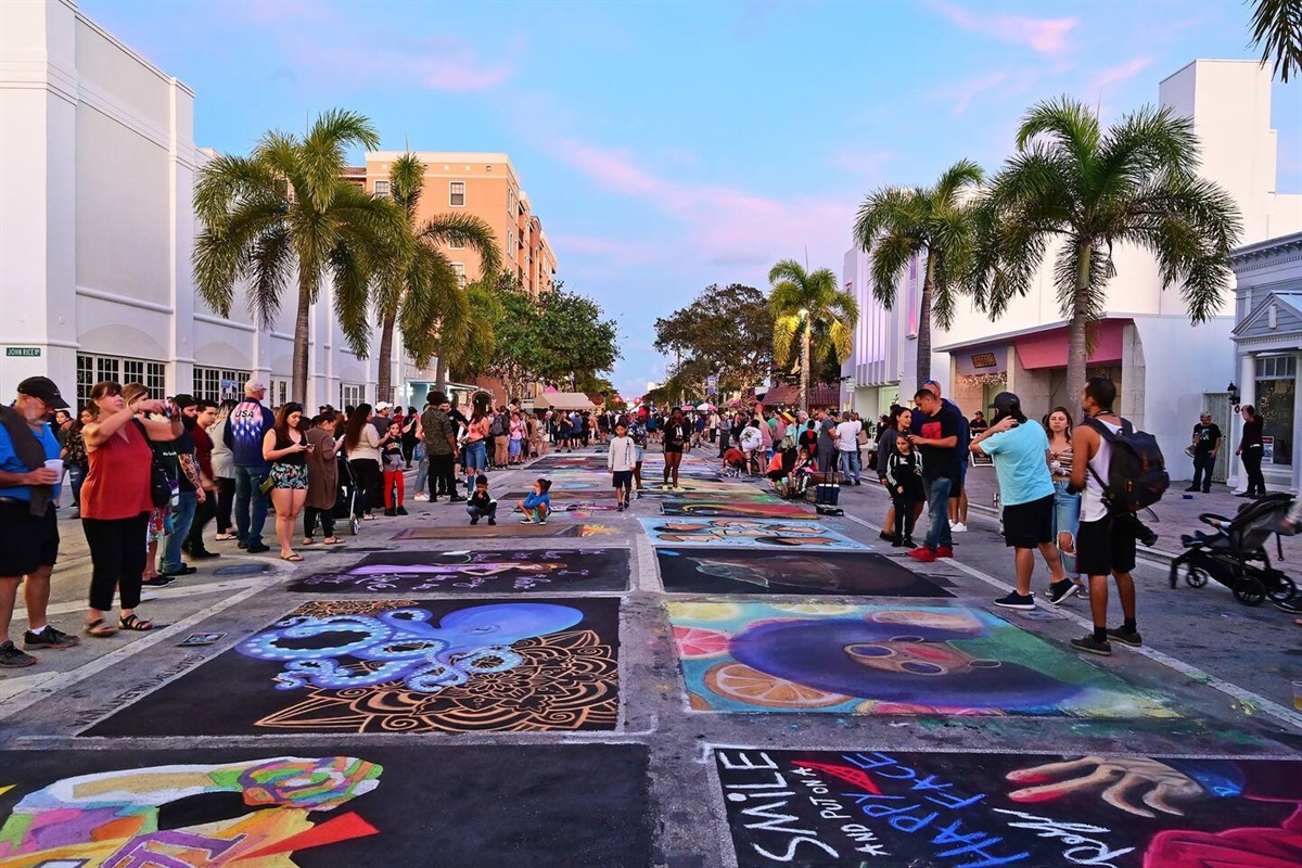 Lake Worth, West Palm Beach, and the Intercoastal Waterway is right next down the road, featuring amazing vacation scenery, restaurants, shops, music festivals, art galleries, and much, much more!