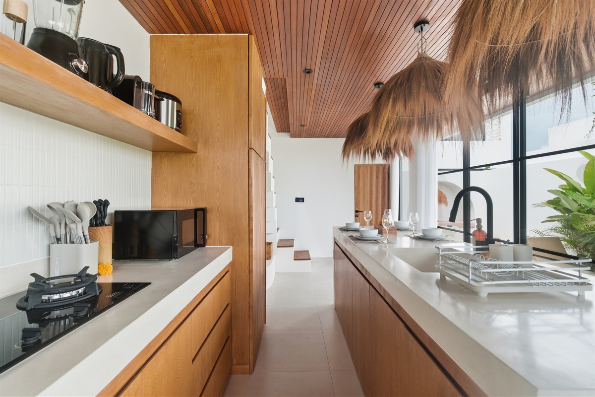 Kitchen & Dining Area